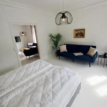 Lux Bourgeois With Free Parking דירה *